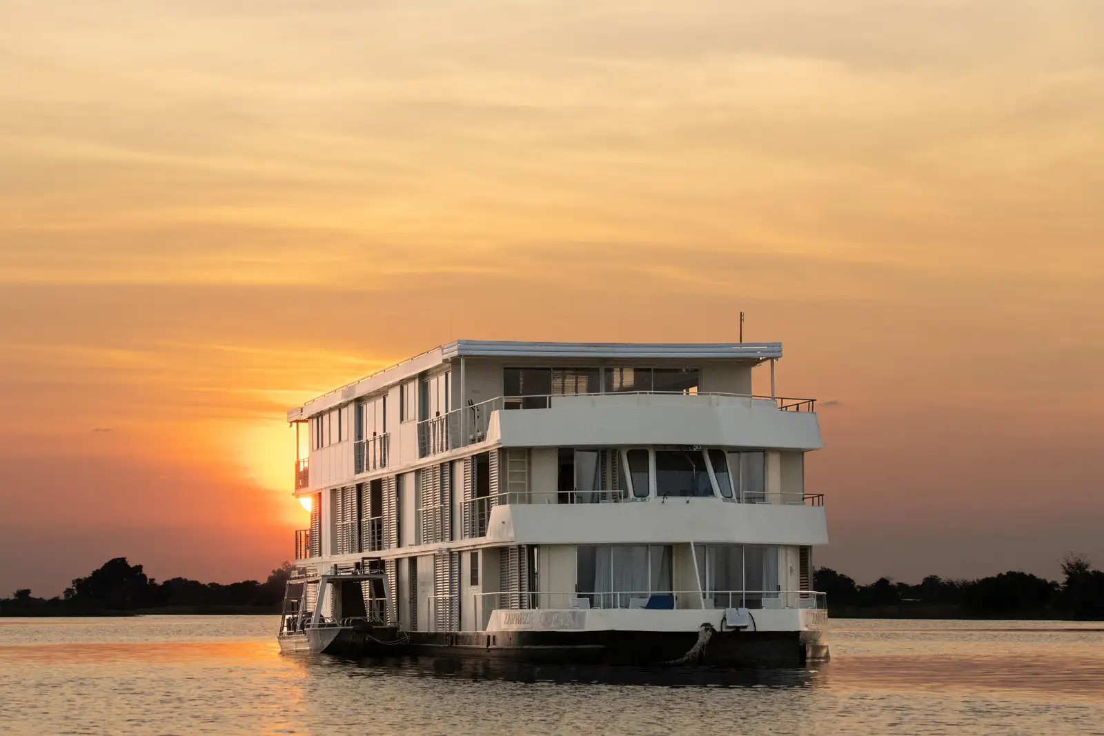 Zambezi Queen Luxury Houseboat