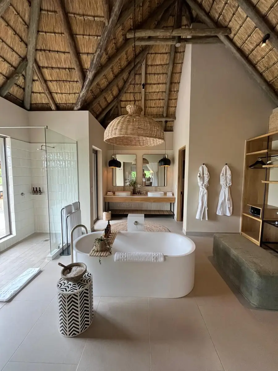  Our South African guests reveled in the top-tier luxury and opulence of the newly renovated Londolozi Founders Camp, with a magical elephant visit to their private pool, a relaxing sauna, and sightings of the Big Five.